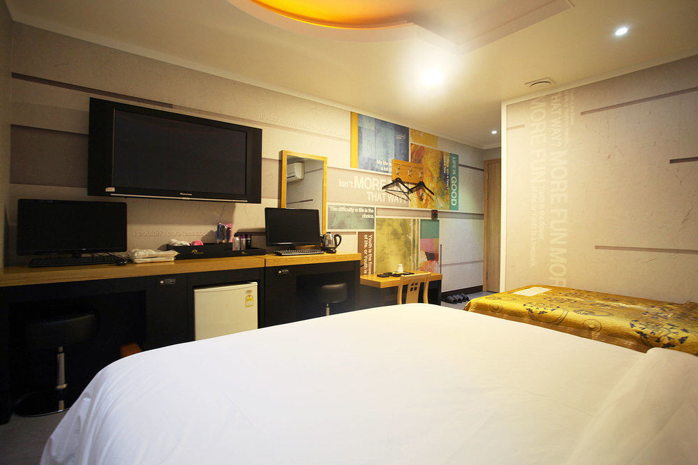 Luxe Hotel Paju Exterior foto
